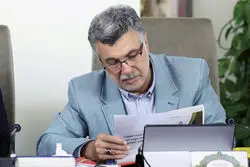 وعده وزیر بهداشت برای افزایش ۳۰ درصدی حقوق