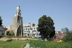دورنگی مجسمه فردوسی از 88 آغاز شد

