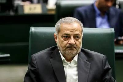 وزیر اموزش و پرورش: کتب جدید برای اول ابتدایی در راه است/ ۸ مدرسه ازمایشی تدریس می کنند