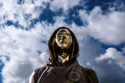 ثروت خالق ناشناس بیت‌کوین از بیل گیتس فراتر رفت/ هویت واقعی ساتوشی کشف خواهد شد؟