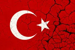 لیر ترکیه با ساختمان‌هایش فرو ریخت 