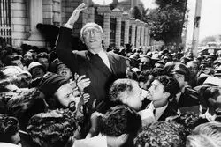 مرثیه‌ای برای یک آرمان؛ داستان مردی که در نبرد با خود و جهان شکست خورد