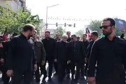 عکس| حضور محمدرضا عارف در آیین تشییع پیکر امام شهید انقلاب
