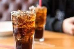 مصرف بالای نوشابه در ایران؛ نوشابه خورترین استانها کدامند؟