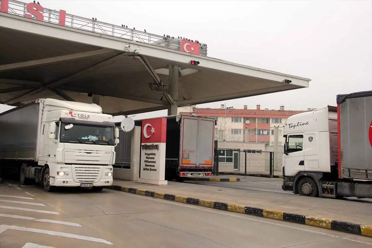 رکوردشکنی ترانزیت جاده‌ای ایران در پنج ماه نخست ۱۴۰۴