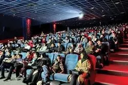 پرفروش‌های سینمای ایران در تیرماه/ گیشه‌ها همچنان در تسخیر «تمساح خونی»