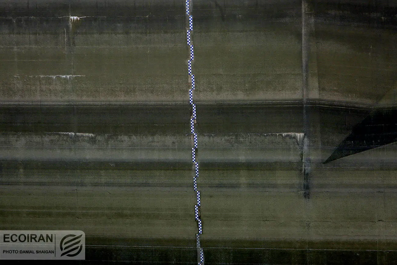 ببینید/ سرریز شدن یک سد در هرمزگان 