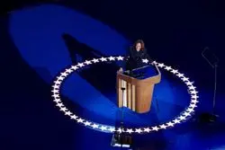 گزارش بلومبرگ از ماه‌عسل دموکرات‌ها؛ ایالت‌های کلیدی به دست هریس افتاد