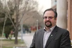 اتاق باید از تک صدایی خارج شود