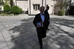 وزیر علوم: یکی از دلایل مهاجرت اساتید مسئله معیشت است