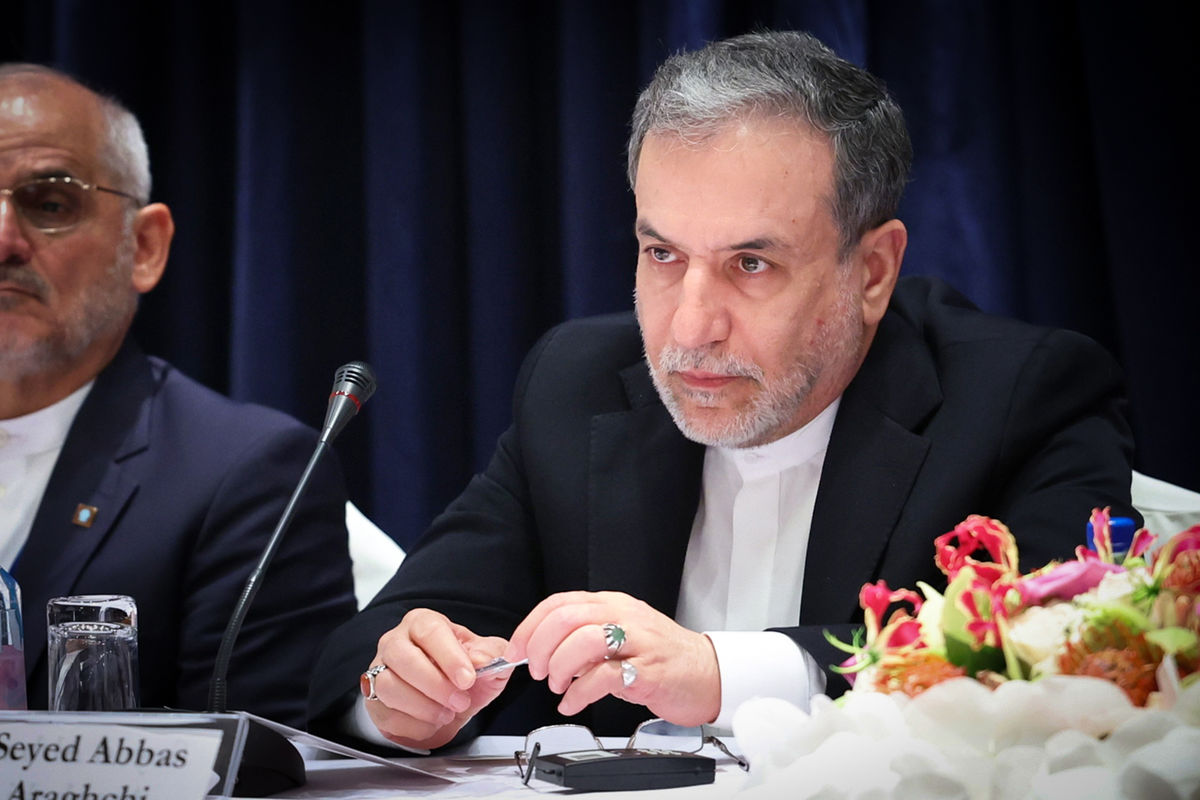ادامه تور منطقهای عراقچی/ از عمان تا استانبول