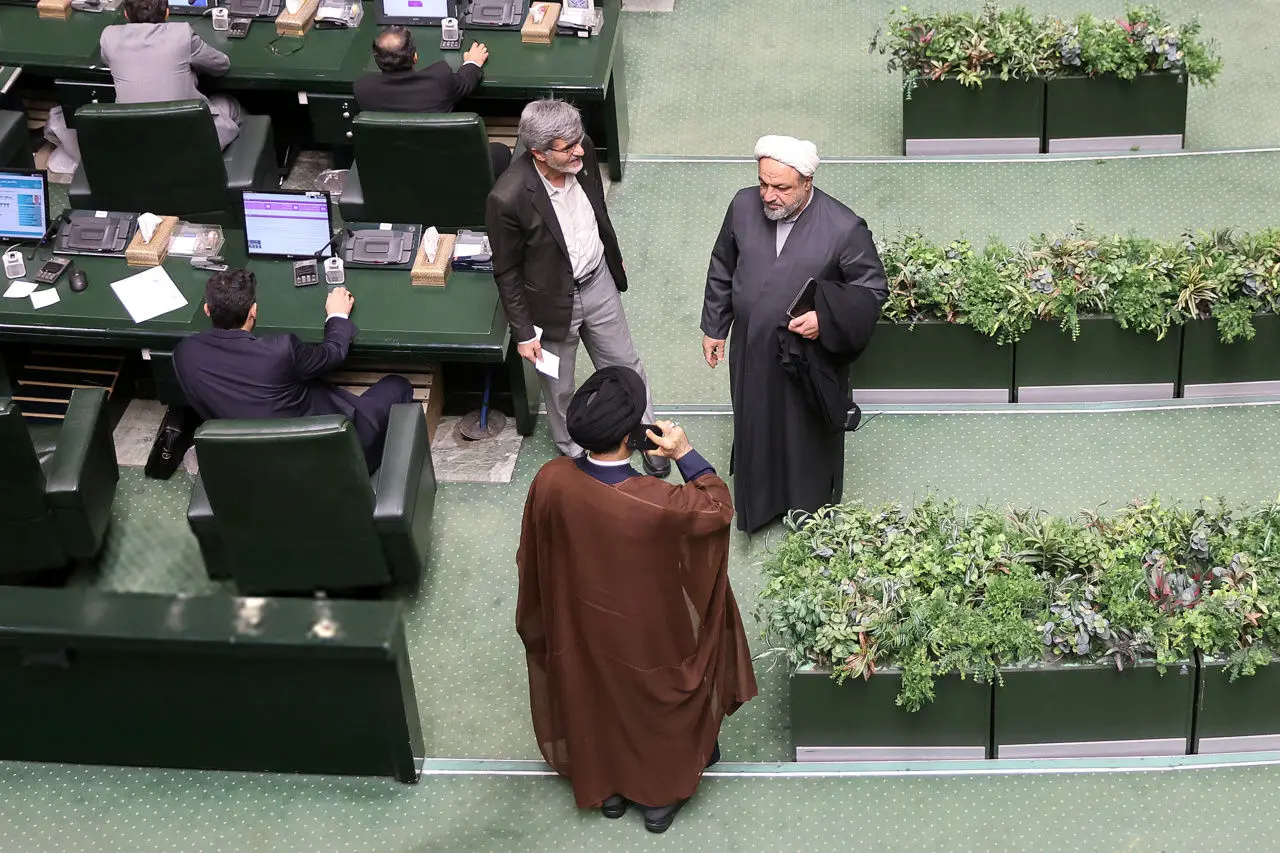 حمید رسایی: زنان بی‌حجاب نباید مهریه بگیرند