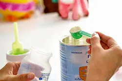 کاهش سهمیه شیر خشک آزاد برای نوزادان از 10 به ۴ قوطی