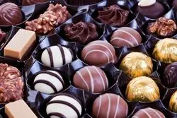 نه عراق به شیرینی و شکلات ایران 