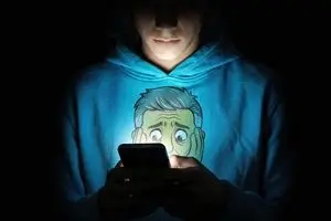 اکونومیست: چرا ممنوعیت شبکه‌های اجتماعی برای نوجوانان شکست می‌خورد؟