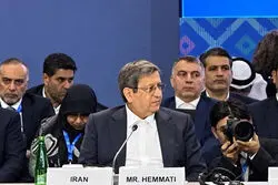 همتی: ذخایر ارزی ایران تا پایان ریاست‌جمهوری ترامپ کفایت می‌کند