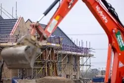 سرعت ساخت‌وساز خانه در بریتانیا در اوج 14 ماه اخیر