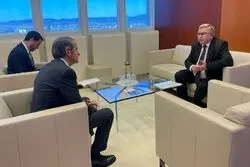 اولیانوف: انتقال مازاد اورانیوم از ایران از طریق مذاکرات قابل حل‌ است