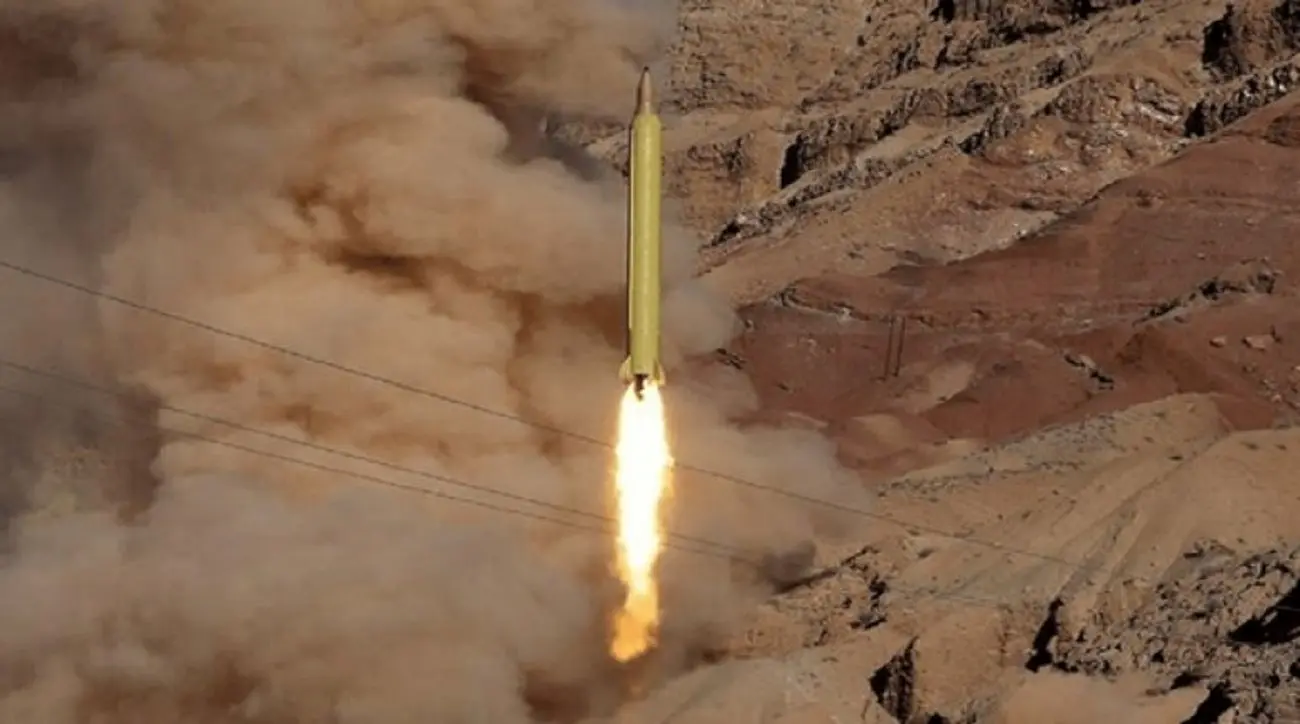 ببینید/ این کشور قدرت موشکی خود را به رخ کشید