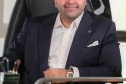 ده سال شفافیت: چگونه شریف‌تریپ به برندی متفاوت تبدیل شد؟