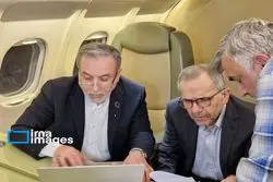 تصاویر عراقچی و هیات مذاکره کننده ایرانی در پرواز مسقط 
