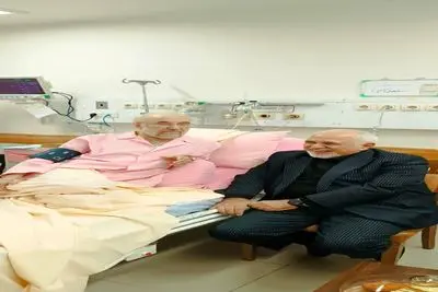 ظریف به عیادت خاتمی رفت