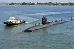 زیردریایی اتمی آمریکا در این کشور پهلو گرفت؛ تنش جدید در راه است؟