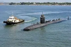 زیردریایی اتمی آمریکا در این کشور پهلو گرفت؛ تنش جدید در راه است؟