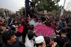 ممانعت هواداران از بازداشت نخست‌وزیر سابق؛ خان قربانی یک توطئه است؟