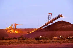 کف‌سازی سنگ‌آهن در مرز 126 دلار