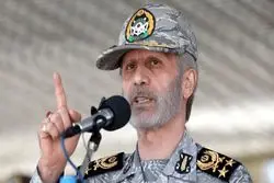 ‏فرمانده کل ارتش: اگر هرنیروی ایرانی بتواند یک نیروی آمریکایی ‌ را دستگیر یا بکشد، ‏از طرف مردم ایران جایزه ۳۰ هزار‌دلاری‌ دریافت خواهد کرد