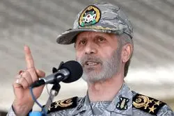 ‏فرمانده کل ارتش: اگر هرنیروی ایرانی بتواند یک نیروی آمریکایی ‌ را دستگیر یا بکشد، ‏از طرف مردم ایران جایزه ۳۰ هزار‌دلاری‌ دریافت خواهد کرد