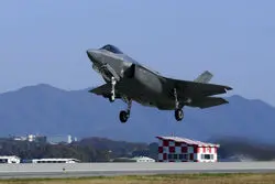 گسیل جنگنده‌های پیشرفته و ناوشکن آمریکایی به منطقه؛ ایران هدف است یا روسیه؟