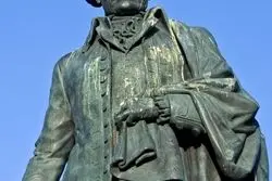 آزادی‌های سیاسی همچون رشته‌های عصبی یک جامعه