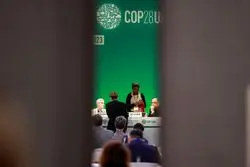 جهان در مسیری اشتباه برای گذار به انرژی‌های پاک/ ژئوپولتیک مشکل زمین را حل می‌کند نه گردهمایی‌ها