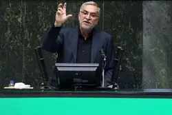 پاسخ وزیر بهداشت به نمایندگان برای کمبود دارو