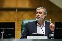 عزیزی: تا دیر نشده به کشور خودتان برگردید