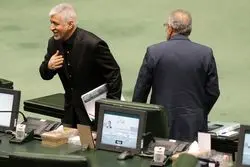 سومین کارت زرد مجلس به وزیر ورزش/ سجادی نمایندگان را قانع نکرد