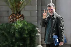 قاضی زاده هاشمی:  این را که می گویند حلقه ای بر تصمیم گیری شهید رییسی موثر بودند را قبول ندارم او از همه مشورت می گرفت اما تصمیم نهایی را خودش اتخاذ می کرد