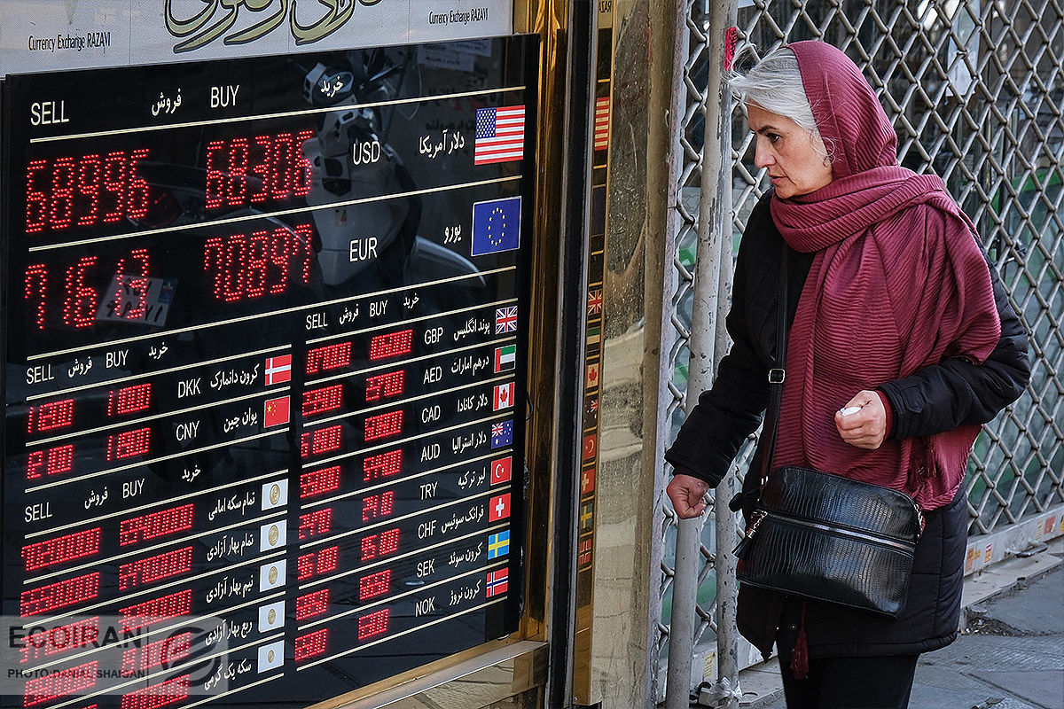 بازار ارز دوشنبه مهم شد، کف دلار و طلا از دست می‌رود؟