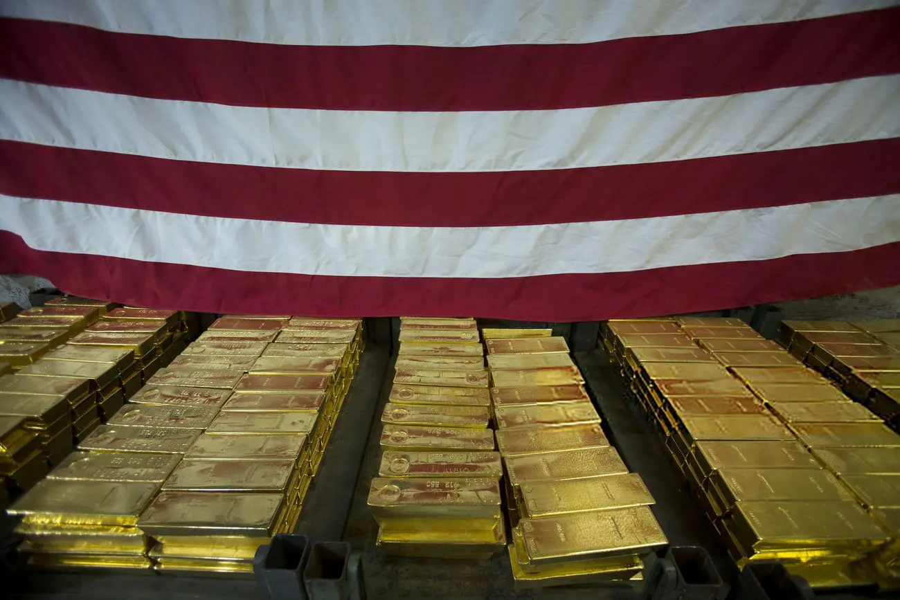 جهش طلایی در گردباد تعرفه‌ها؛ عبور قیمت طلا از ۳۳۰۰ دلار با فرمان ترامپ