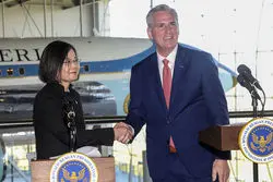 دیدار پرحاشیه به رغم هشدار پکن/ پوتین و شمخانی بر سر چه موضوعی توافق کردند؟