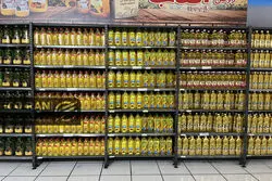 خبر خوب از بازار کالاهای اساسی؛ افزایش واردات از مسیرهای متنوع، احتکار را شکست