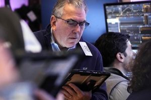 ریزش تاریخی سهام هوش مصنوعی؛ یک تریلیون دلار در یک هفته دود شد