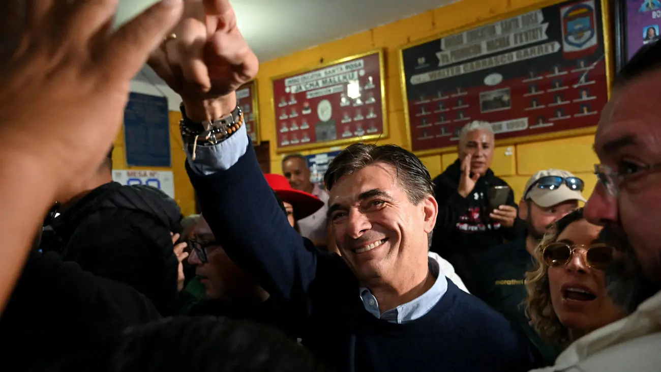 پایان حکومت چپ سوسیالیست بر بولیوی/ رودریگو پاز برنده انتخابات شد