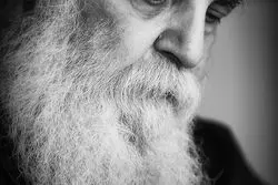 یادی از هوشنگ ابتهاج؛ نغمه‌هایی از عشق و انسانیت 