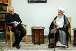هشدار مهم یک مرجع تقلید: دولت باید مراقب معیشت مردم باشد/اگر مسئولان به این جمع‌بندی رسیده‌اند که توافقات به مصلحت کشور است، این تصمیم بر اساس اصل عقلانی و قرآنی اتخاذ شده