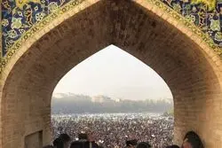 جاری شدن مردم در زاینده رود