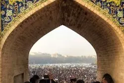 جاری شدن مردم در زاینده رود