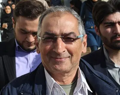 زیباکلام: خانم، سه دختر و دامادهایم به شدت مخالف من هستند/ در خیابان برخی به من می گویند که خدا از سر تقصیراتت بگذرد +فیلم